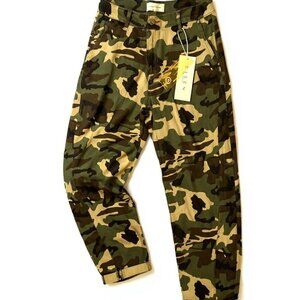 Women's Risen High Rise Relaxed Barrel Cuffed Denim Size 9 (Green Camo)